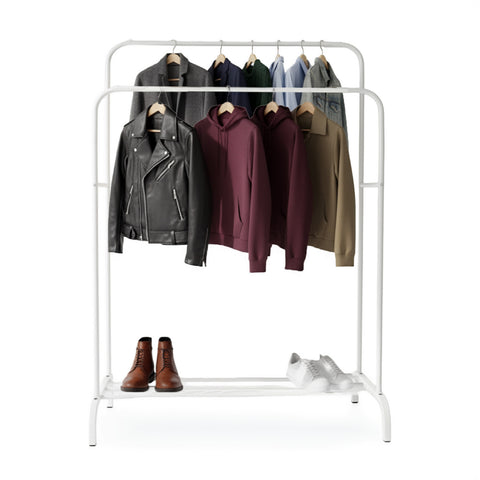 Porte-vêtements double tringle en métal blanc avec étagère à chaussures