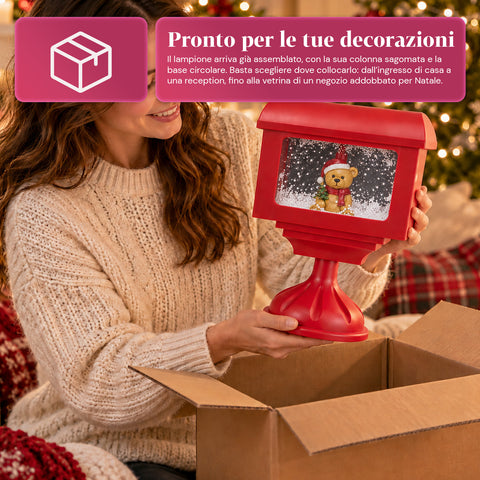 Réverbère décoratif de Noël en forme de boîte aux lettres avec effet neige, lumières LED et musique, 2 variantes : Père Noël ou ourson, hauteur 41 cm, à piles