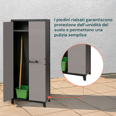 Dettaglio del mobile portascope in plastica riciclata