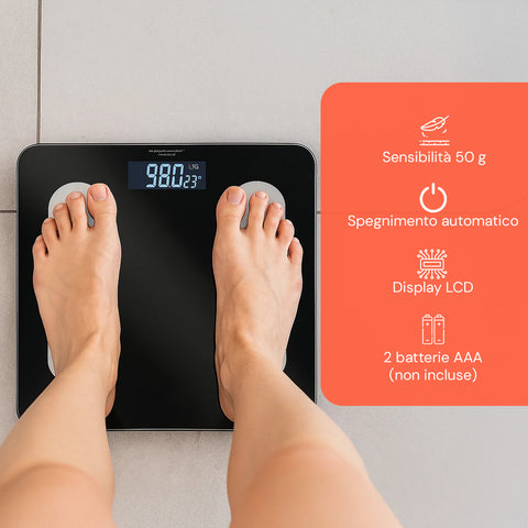 Bilancia con sensibilità 50g per rilevazioni precise, spegnimento automatico, display LCD e alimentazione con 2 batterie AAA non incluse