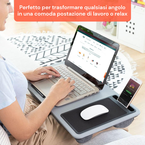 Vassoio da letto Avilia perfetto per trasformare qualsiasi angolo in comoda postazione di lavoro o relax, donna che usa laptop