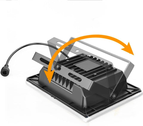 Schema di montaggio regolabile del faretto solare LED con staffa orientabile - Installazione flessibile per direzionare l'illuminazione secondo necessità in giardini, terrazze e spazi esterni