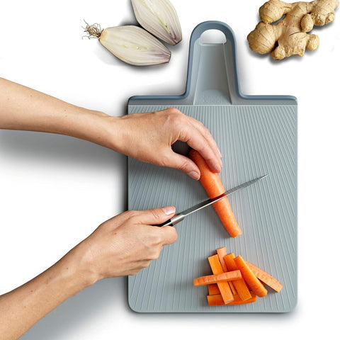 immagine-2-joseph-joseph-tagliere-pieghevole-da-cucina-in-plastica-21x26cm-blu-ean-5028420005073