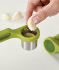 immagine-3-joseph-joseph-spremiaglio-in-plastica-e-acciaio-inox-ean-5028420201024