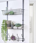 immagine-4-zeller-pensile-da-porta-multiuso-5-ganci-e-2-cestini-in-metallo-ean-4003368187730