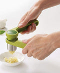 immagine-6-joseph-joseph-spremiaglio-in-plastica-e-acciaio-inox-ean-5028420201024