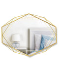 immagine-8-umbra-specchio-da-parete-a-forma-di-prisma-565x425x83cm-oro-ean-028295453028