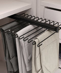 immagine-2-emuca-portapantaloni-estraibile-per-armadio-con-11-grucce-in-acciaio-nero-ean-8432393288154