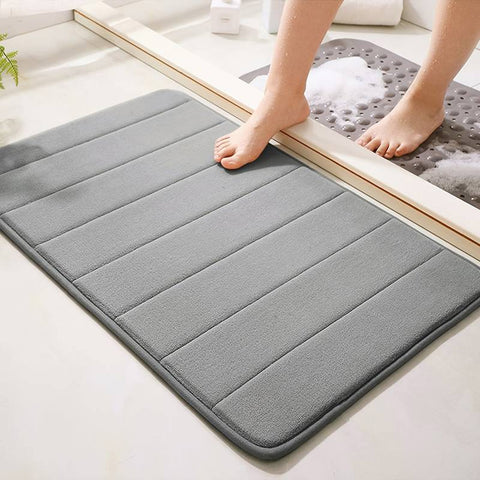 immagine-3-wenko-tappetino-da-bagno-memory-foam-grigio-50x80cm-ean-4008838217986