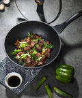 immagine-5-gmd-cookware-padella-wok-a-induzione-con-coperchio-32cm-ean-8055162571549
